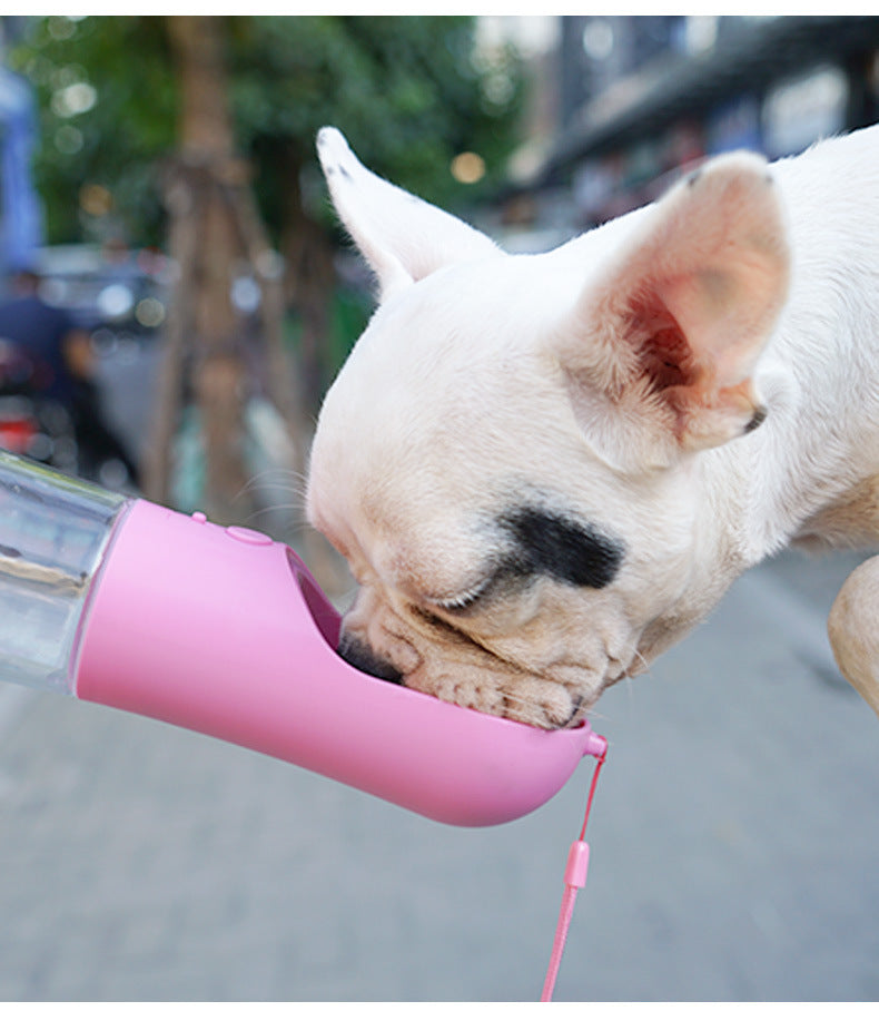 犬用ウォーターボトル 携帯用ペットウォーターボトル 水漏れ防止 犬用給水器＆フード 軽量犬用トラベルウォーターボトルボウル 散歩と旅行用