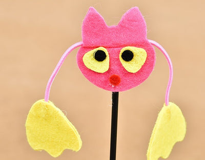 起き上がりこぼしのおもちゃ、猫のおもちゃ、水漏れするおもちゃ