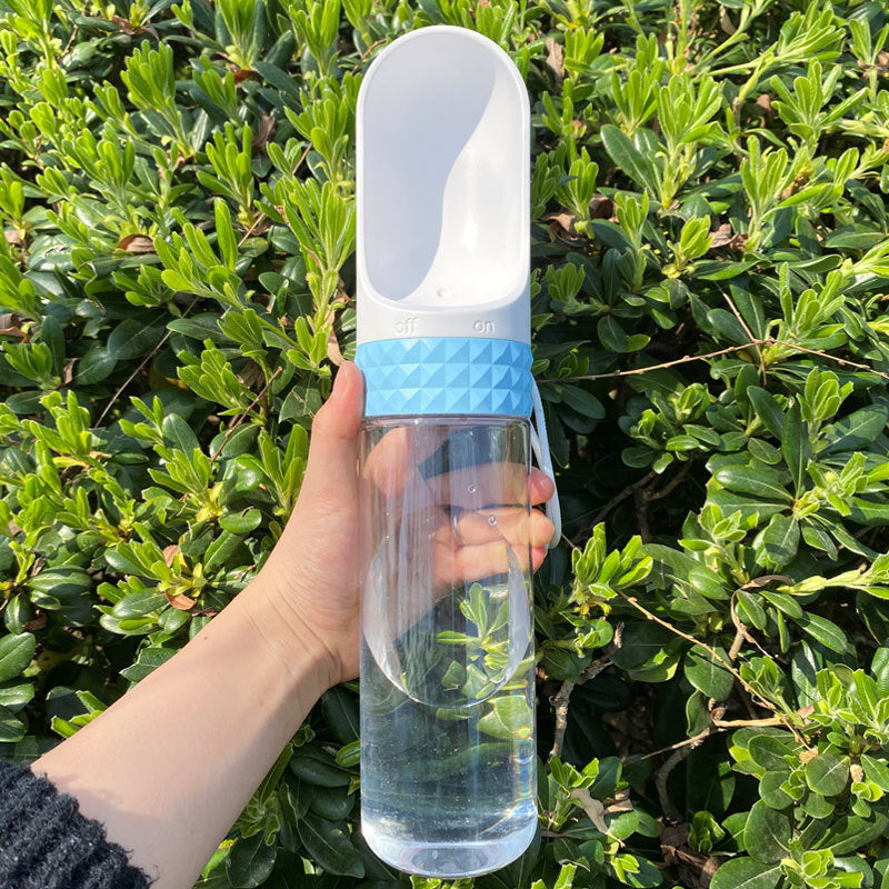 犬用水飲み器 ポータブルペット用品 水筒 犬用給水ボウルカップ 屋外旅行 犬猫用給水器