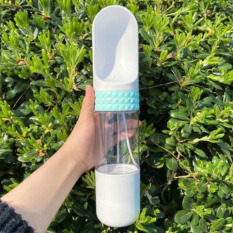 犬用水飲み器 ポータブルペット用品 水筒 犬用給水ボウルカップ 屋外旅行 犬猫用給水器