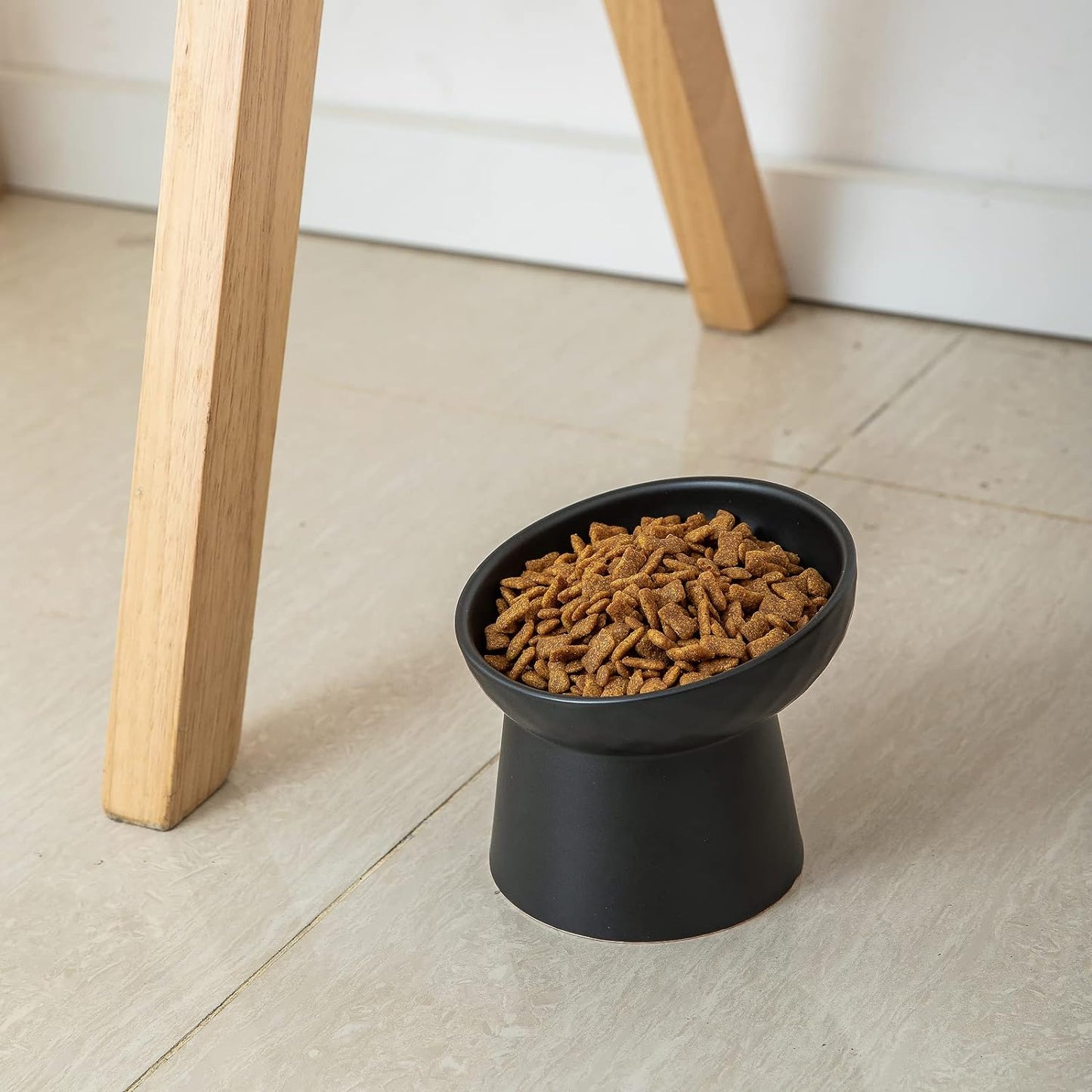 猫用陶器製脚付きフードボウル　傾斜つき高架式ペットフィーダー皿　猫・小型犬用　ストレスフリー　食器洗い機・電子レンジ対応